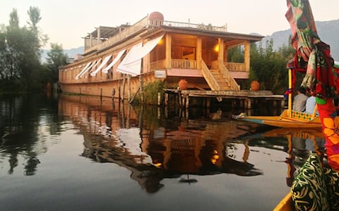 Sukoon Houseboat